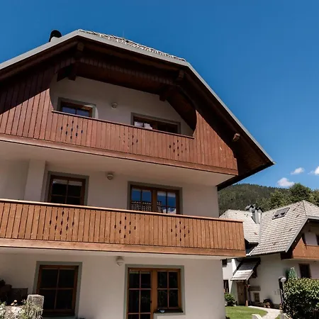 Apartament Tromeja *