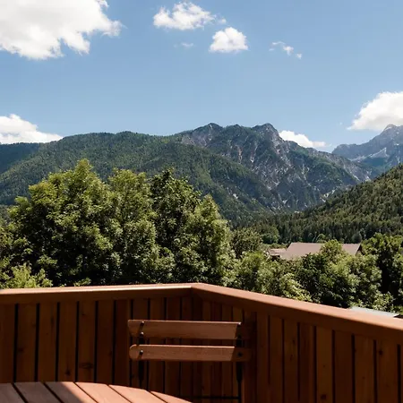 Tromeja Apartament *